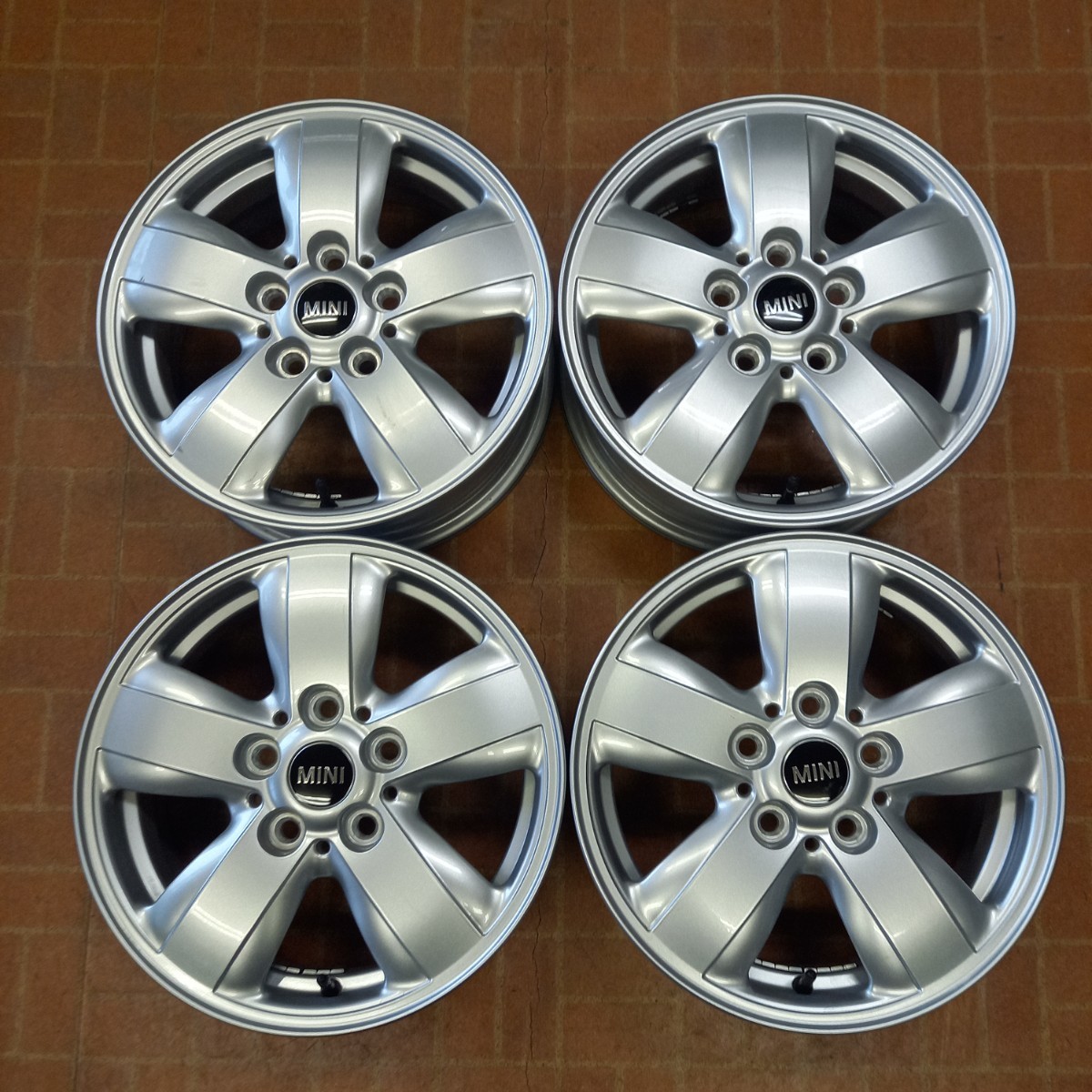 ミニ MINI純正 PCD112 15インチ 5.5J+46 5H-112 中古