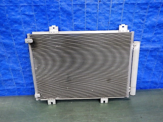 C041 ヴェゼル RV5 RV6 コンデンサー 80100-TZB-J010-M1 フィット GR3