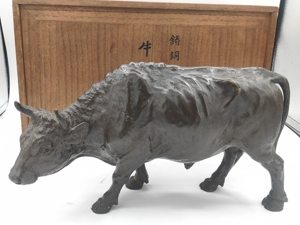政盛造 銅製 牛 置物 美術 銅像 金属工芸 工芸品 インテリア オブジェ （28825）