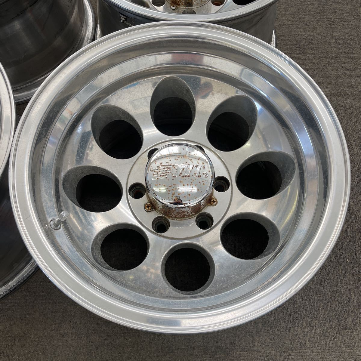 16インチ】ミッキートンプソン？ M/T【10J×16 -25 PCD 139.7 6穴 ハブ 