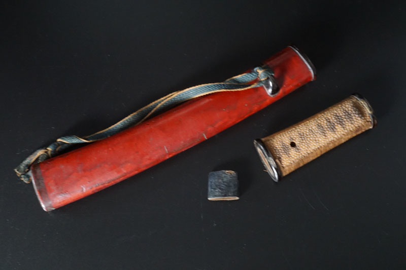  D728 時代武具 短刀拵 塗鞘 鮫皮巻柄 ハバキ 総重121g 刀装具(鍔、刀装具)｜売買されたオークション情報、yahooの商品情報をアーカイブ公開 - オークファン 鍔、刀装具