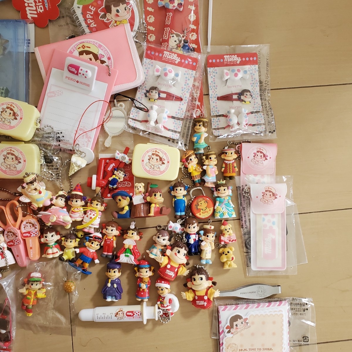 ペコちゃんグッズ まとめ売り セット売り キーホルダー 缶ケース 缶 