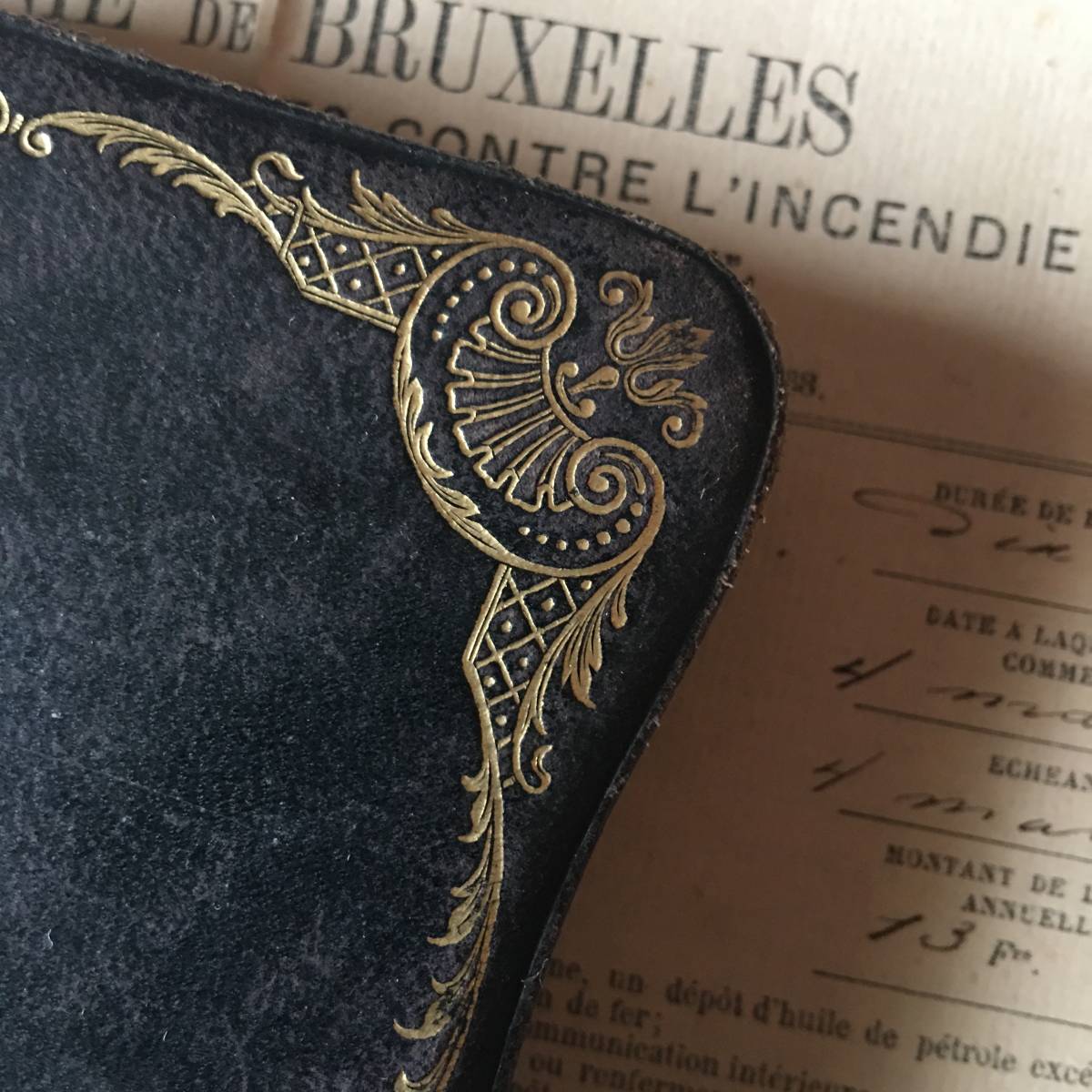 アンティーク　1905年　祈祷書　+ カードなど5枚 フランス古い本聖書祈祷書1905年革装 金箔美装本ミッセル 活版印刷