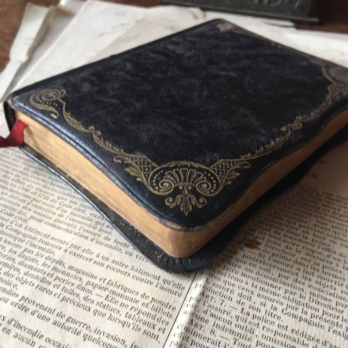フランス古い本聖書祈祷書1905年革装 金箔美装本ミッセル 活版印刷