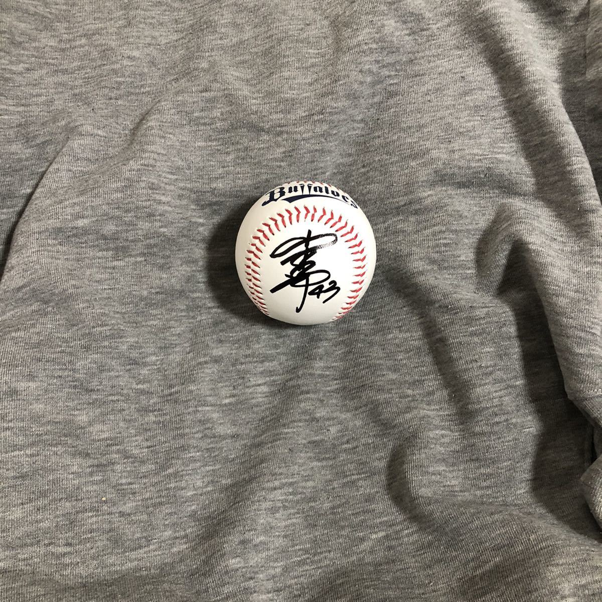 オリックスバファローズ 山本由伸 選手 直筆サインボール ロゴ球 背