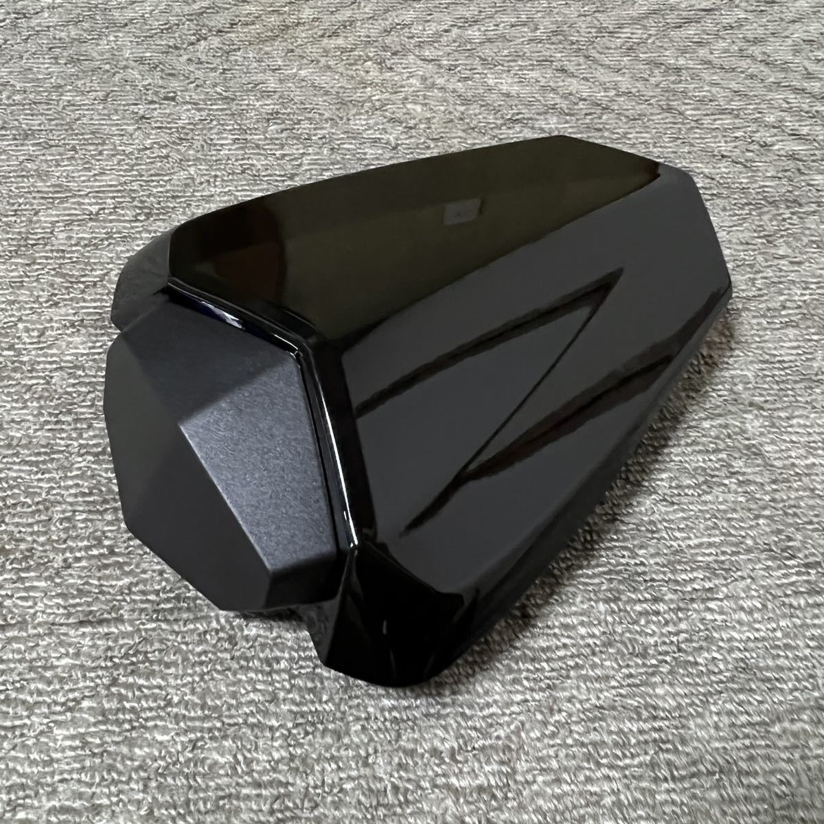 新品　YZF-R1 シングルシートカウル 09-14