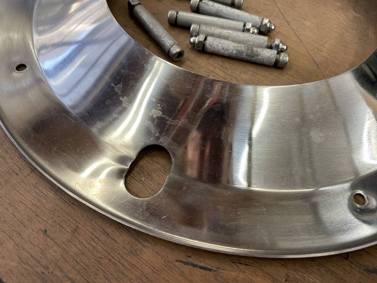 ドラッグスター400エクストリームバージョンの純正リアホイールカバー