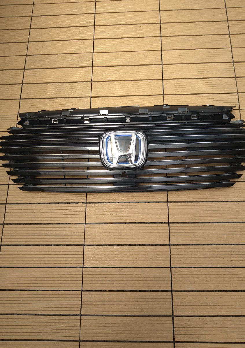ホンダ ヴェゼル フロントグリル 黒 純正