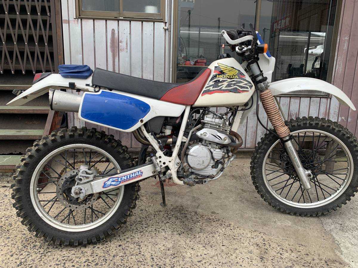 XR250R ME06 希少 純正品 リアフェンダーアッセンブリー/フレーム付属 