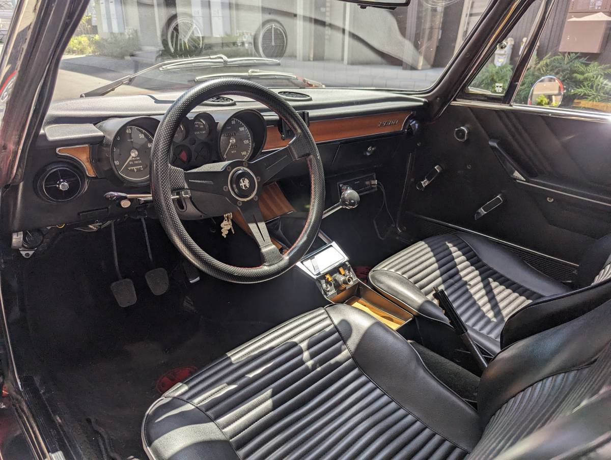 程度良好] アルファロメオ ジュリア 2000GT Veloce 1972年 Alfa Romeo
