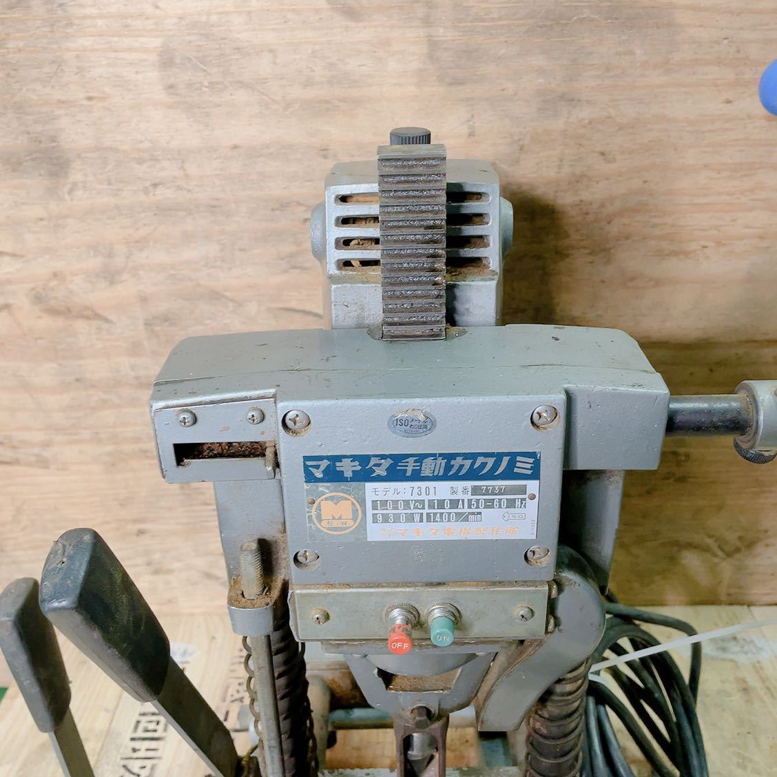 中古品 □ makita 手動カクノミ 7301N □ 窓 □ IT2XEN9PD0U0 マキタ makita 手動 角ノミ モデル7301 角のみ カクノミ 穴あけ