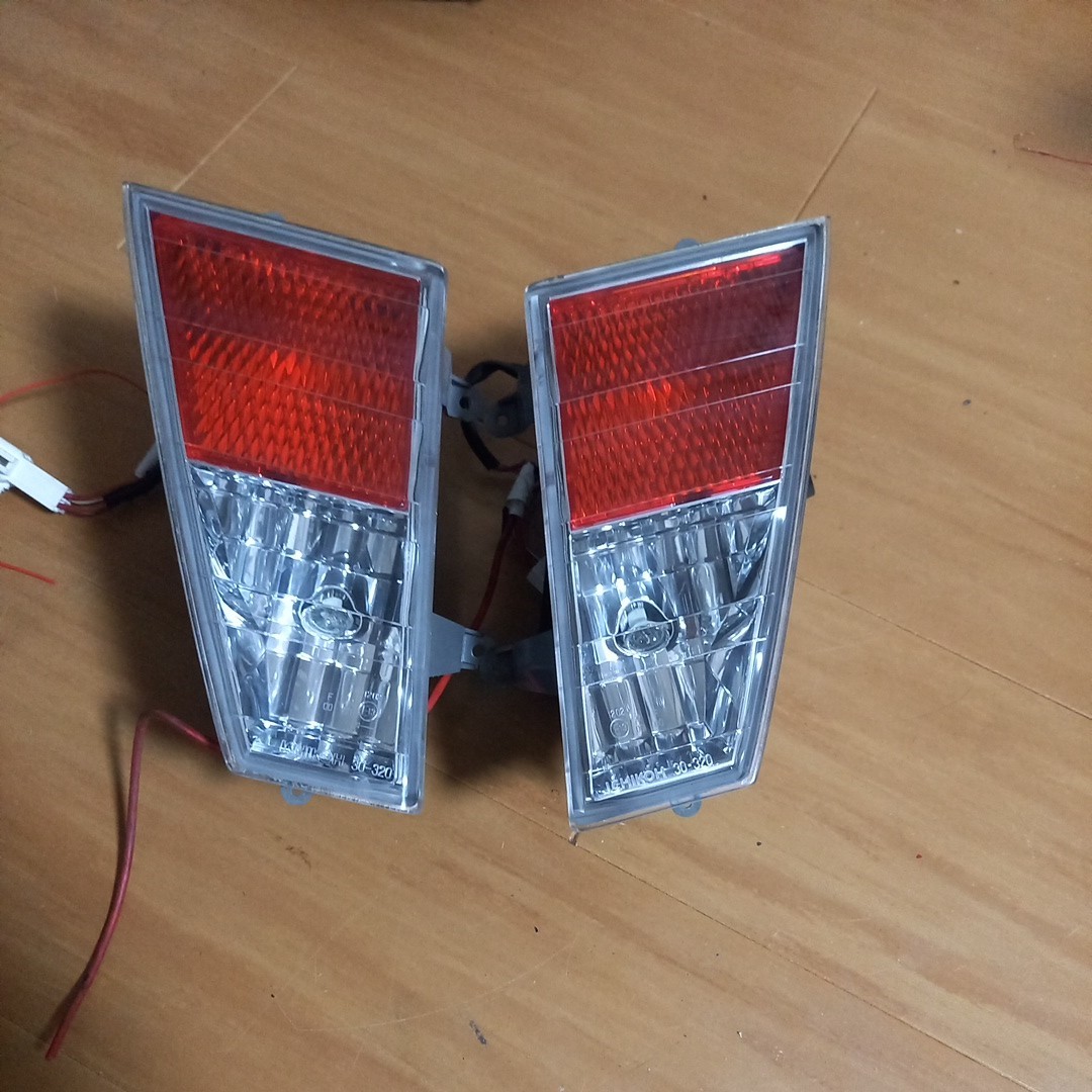 美品　左右セット 寒冷地仕様 マジェスタ 18マジェスタ　寒冷地　バックフォグ