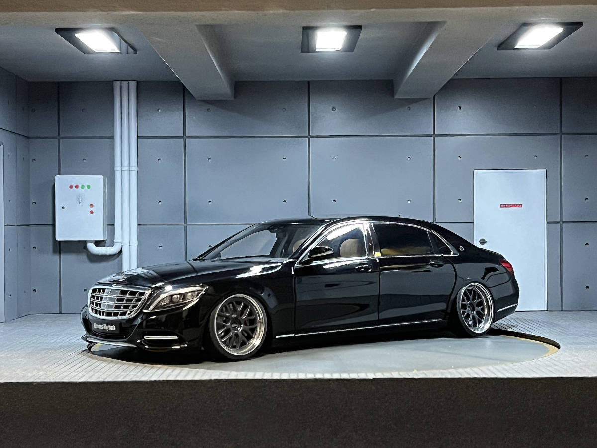 AUTO art】1/18 Mercedes-Maybach S-Klasse Custom (Black) オート