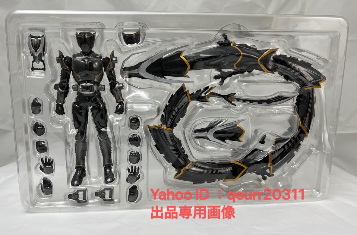 S.H.Figuarts 仮面ライダー龍騎＆リュウガ 仮面ライダー龍騎 S.H.