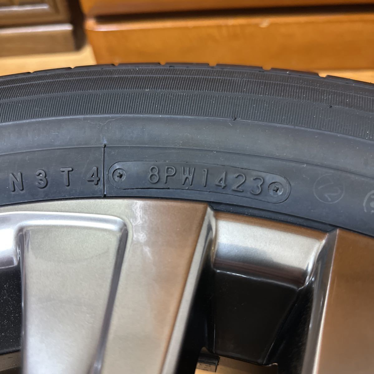 ◇新車外し☆トヨタ80系ハリアーZグレード純正アルミホイール&タイヤ