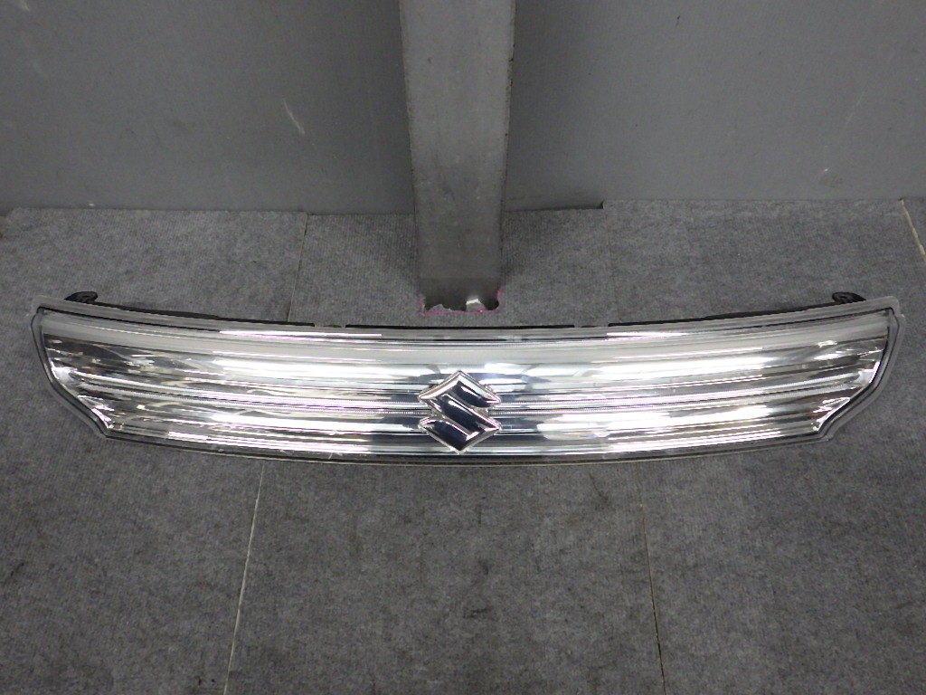 売り切り MK32S スペーシアカスタム 白イルミ フロントグリル 05-05-25-701 C3-C1-6 スリーアール長野