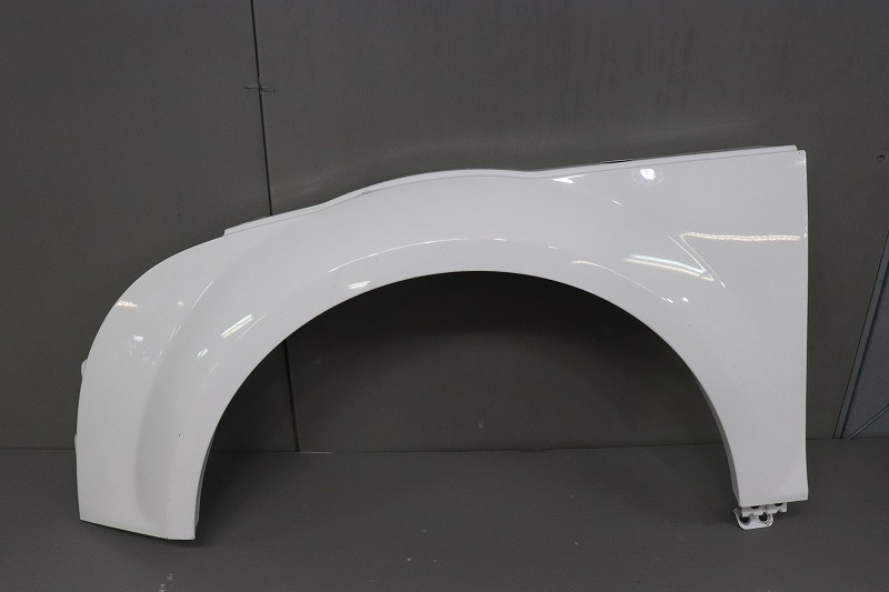 アウディ TT クーペ 3.2クワトロ 右ハンドル Audi(8J 8JBUBF) 純正 破損無 左 フロント フェンダー パネル ホワイト 白 左前 p034098
