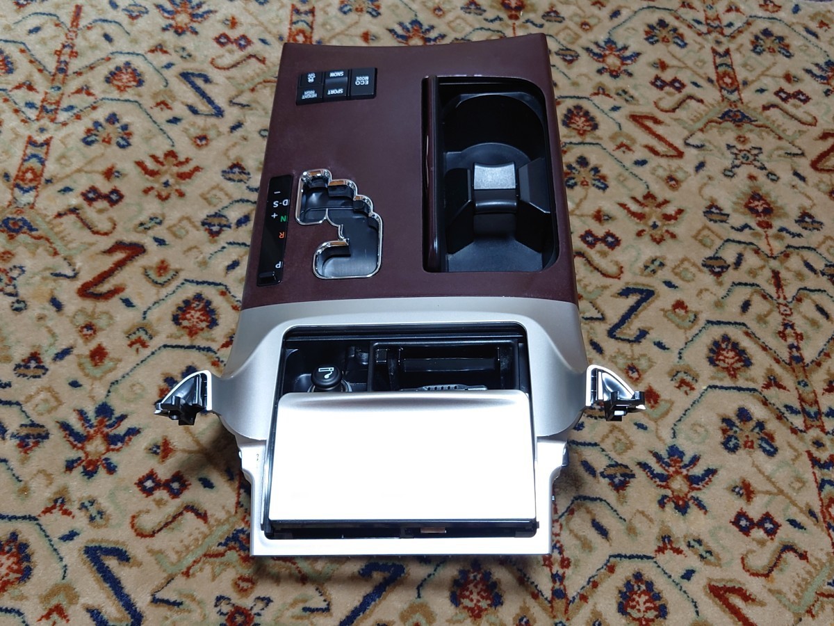 URS206クラウンマジェスタ　オーディオセンターパネル　木目 Yahoo!オークション -「urs206 パネル」(パーツ) の落札相場