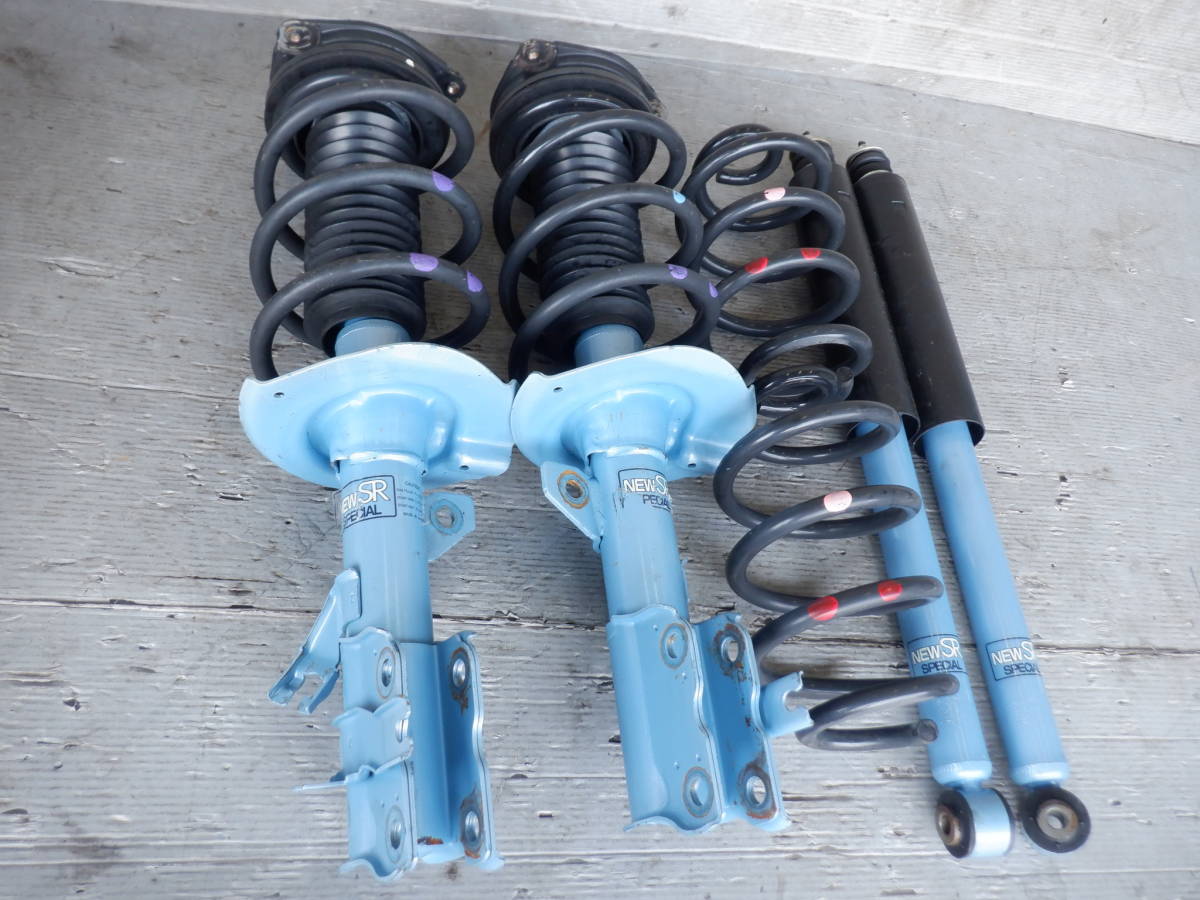 即決 H22年 DBA-CC25 セレナ HWS 2WD車 KYB カヤバ NEW SR ショック
