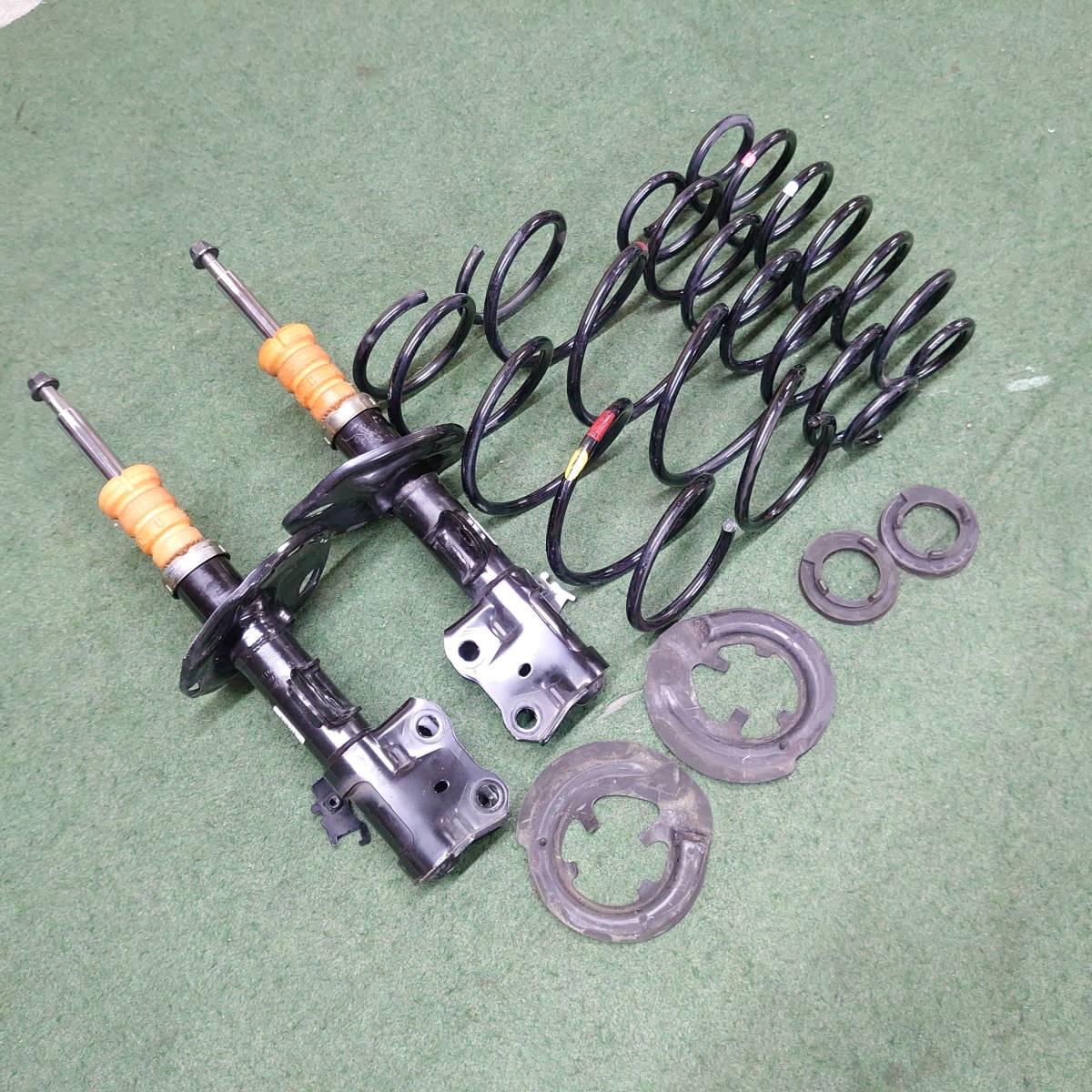 B154 トヨタ 純正 30プリウス サス ショック アブソーバー ZVW30 48510-47181 48520-47181(サスペンション ...