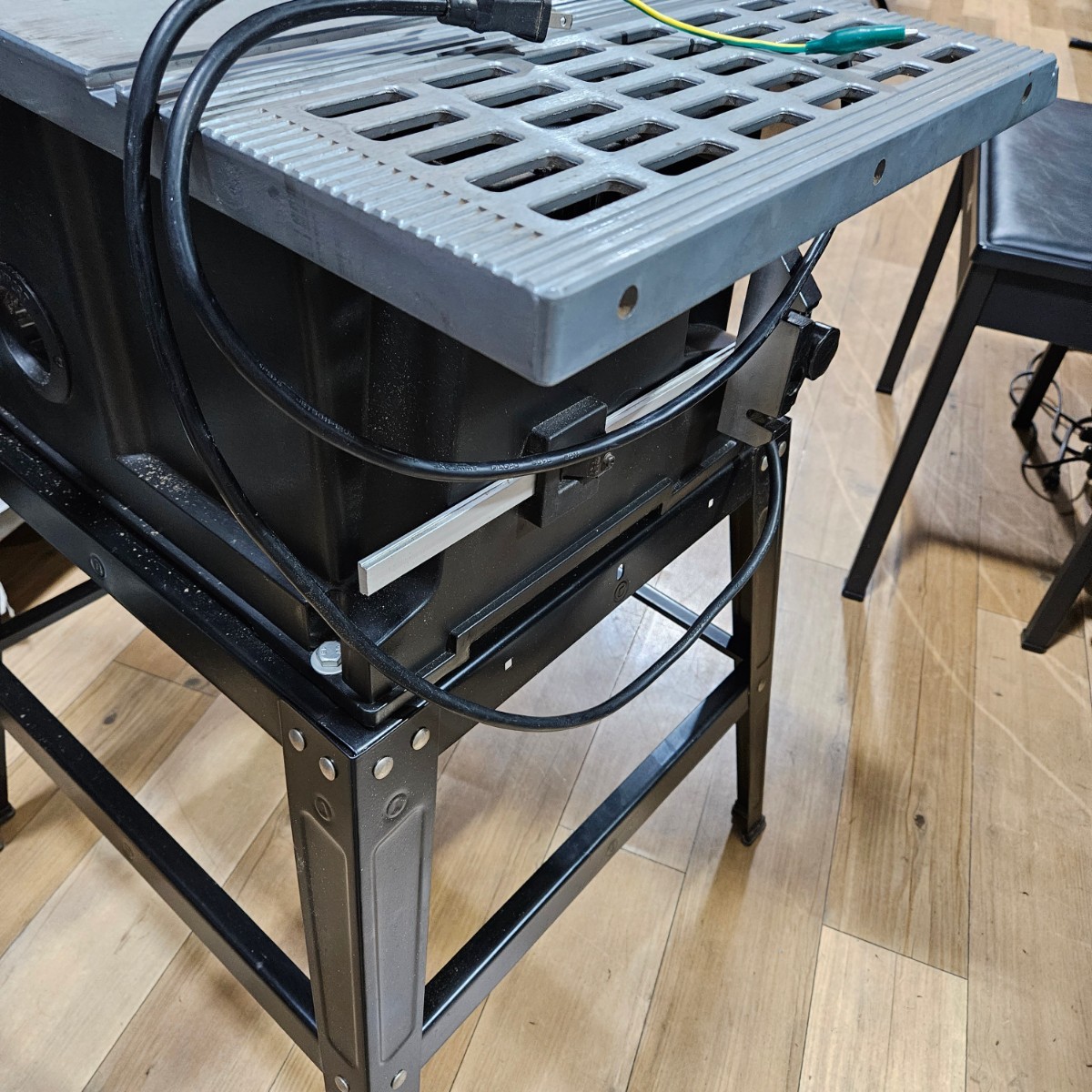 木工用スタンド付テーブルソー 美品