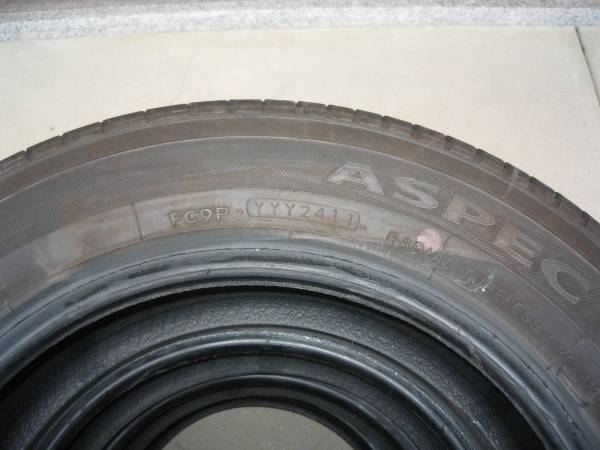 バリ山　175/65R14　ヨコハマ　ASPEC　11年製造_1
