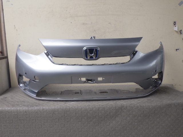 GR1/GR2/GR3/GR4 フィット 純正 フロントバンパー 71101-TZA-ZZ00 シルバー