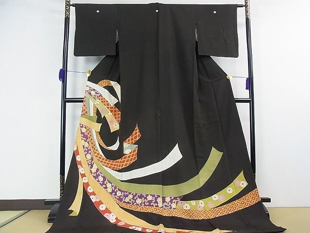豪華黒留袖 年代物 大正ロマン アンティーク 立波草花文 金彩 正絹 紋付 金彩 黒留袖 No.CA-0395-Mサイズのレンタル｜きもの365
