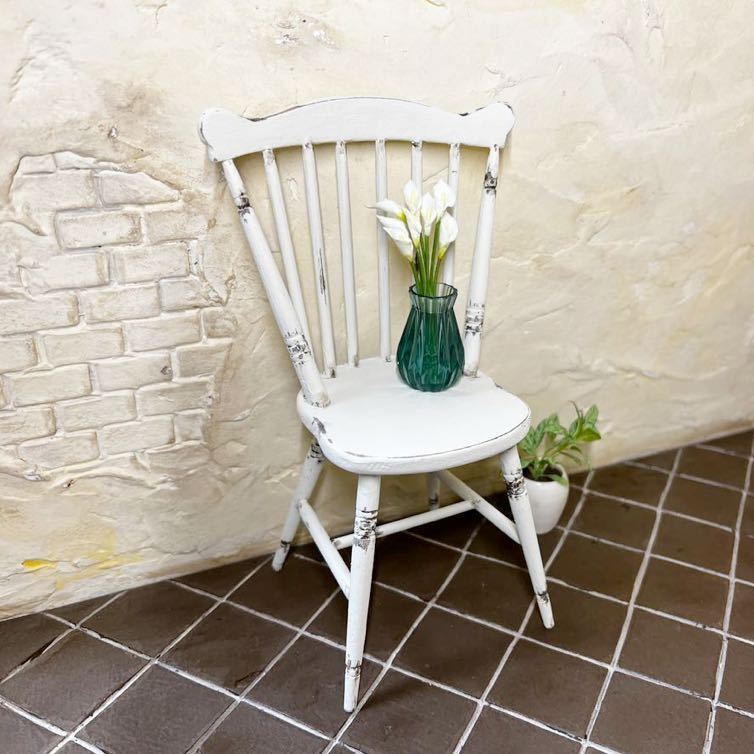 1/6サイズドールハウス用　ミニチュア木製チェア【丸座面　スリム脚　ホワイト】ブライス　momoko りかちゃん　プーリップ　バービー