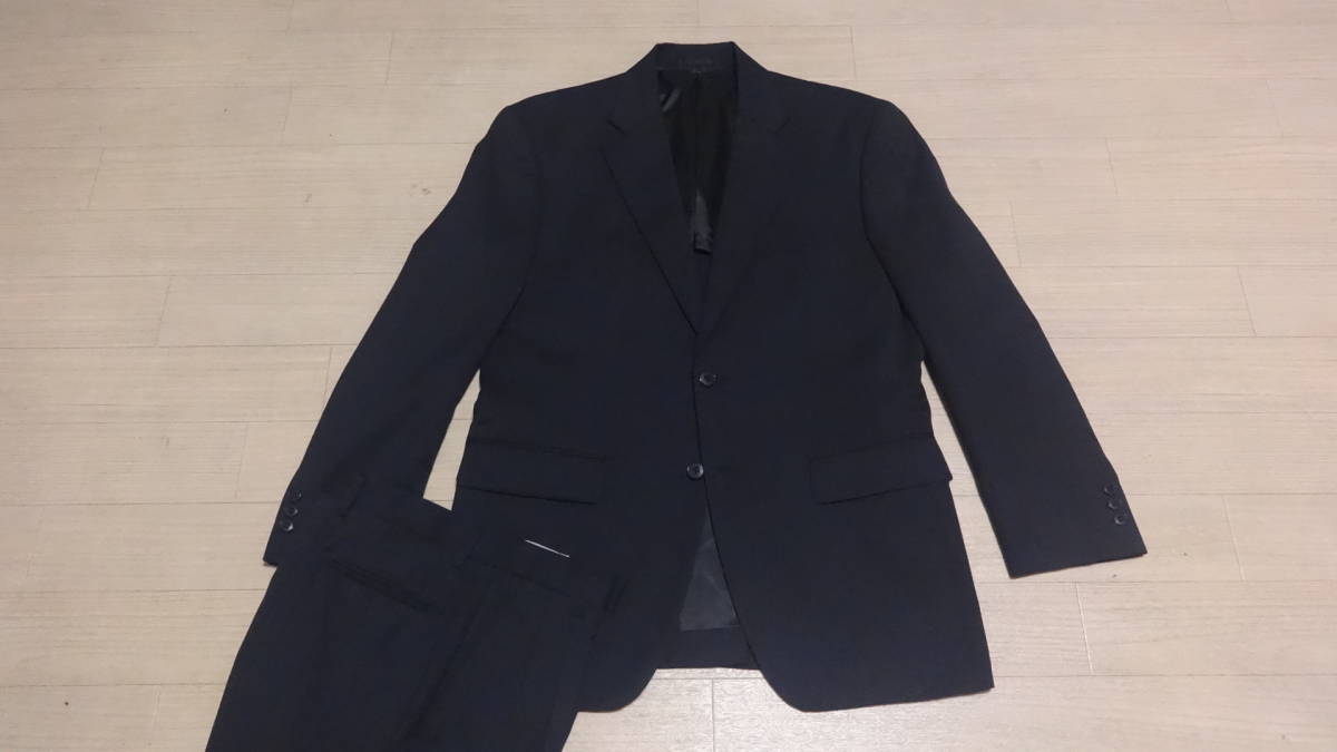 美品170cmW80cm A5★FARAGO★2Bスーツ/濃グレー無地チャコール★背抜シングル２釦★アオキaoki/ビジネス営業結婚式二次会パーティー