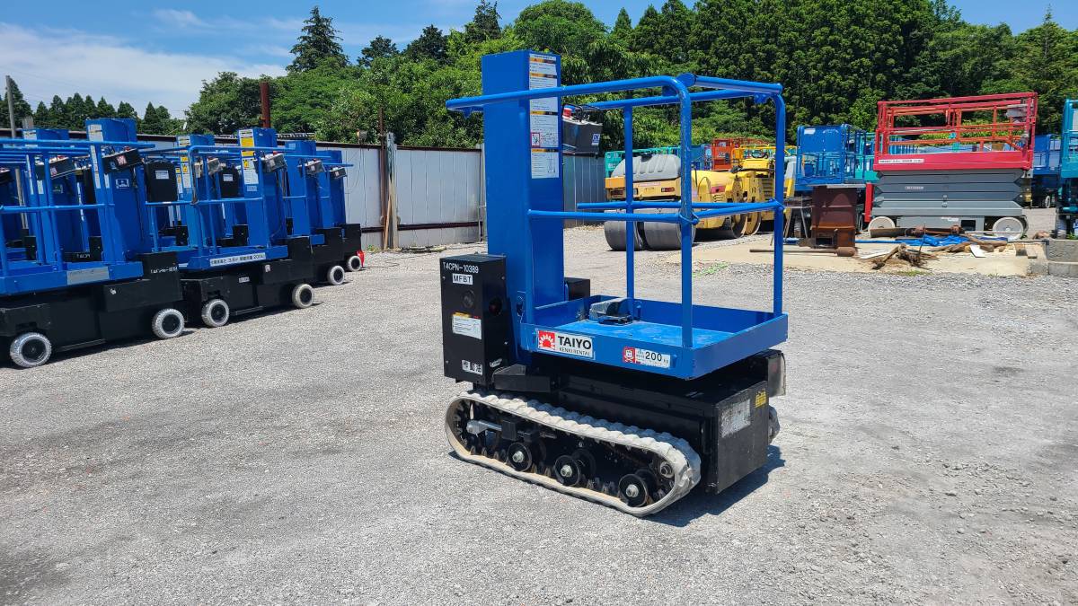 自走式 ゴムクローラー式 高所作業車 2016年 AICHI RM04B 号機 766118 バッテリーリフト