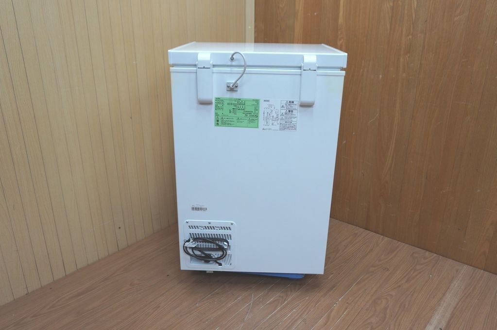 u23-0610☆未使用・保管品☆　comfee　ノンフロン冷凍庫　業務用　小型冷凍庫　家庭用フリーザー　RCC100WH1/E　100L 上開き ホワイト　202_5