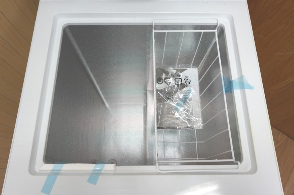 u23-0610☆未使用・保管品☆　comfee　ノンフロン冷凍庫　業務用　小型冷凍庫　家庭用フリーザー　RCC100WH1/E　100L 上開き ホワイト　202_7