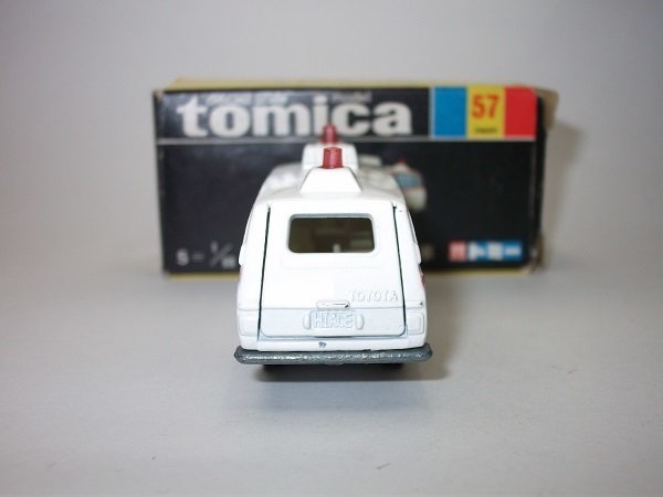 ☆黒箱付き☆ トミカ 57 ハイエース コミューター 救急車 黒箱 日本製