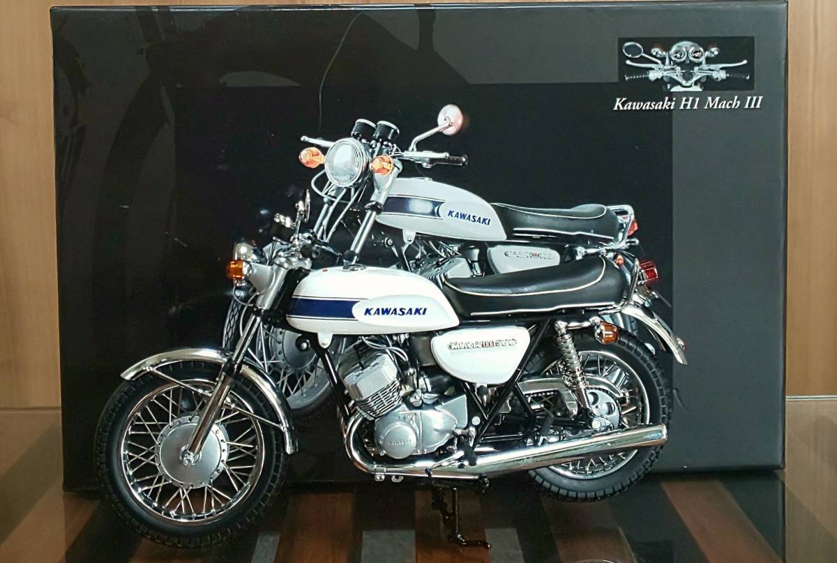 MINICHAMPS】 1/12 KAWASAKI H1 MachⅢ 500cc（1968 White/Blue