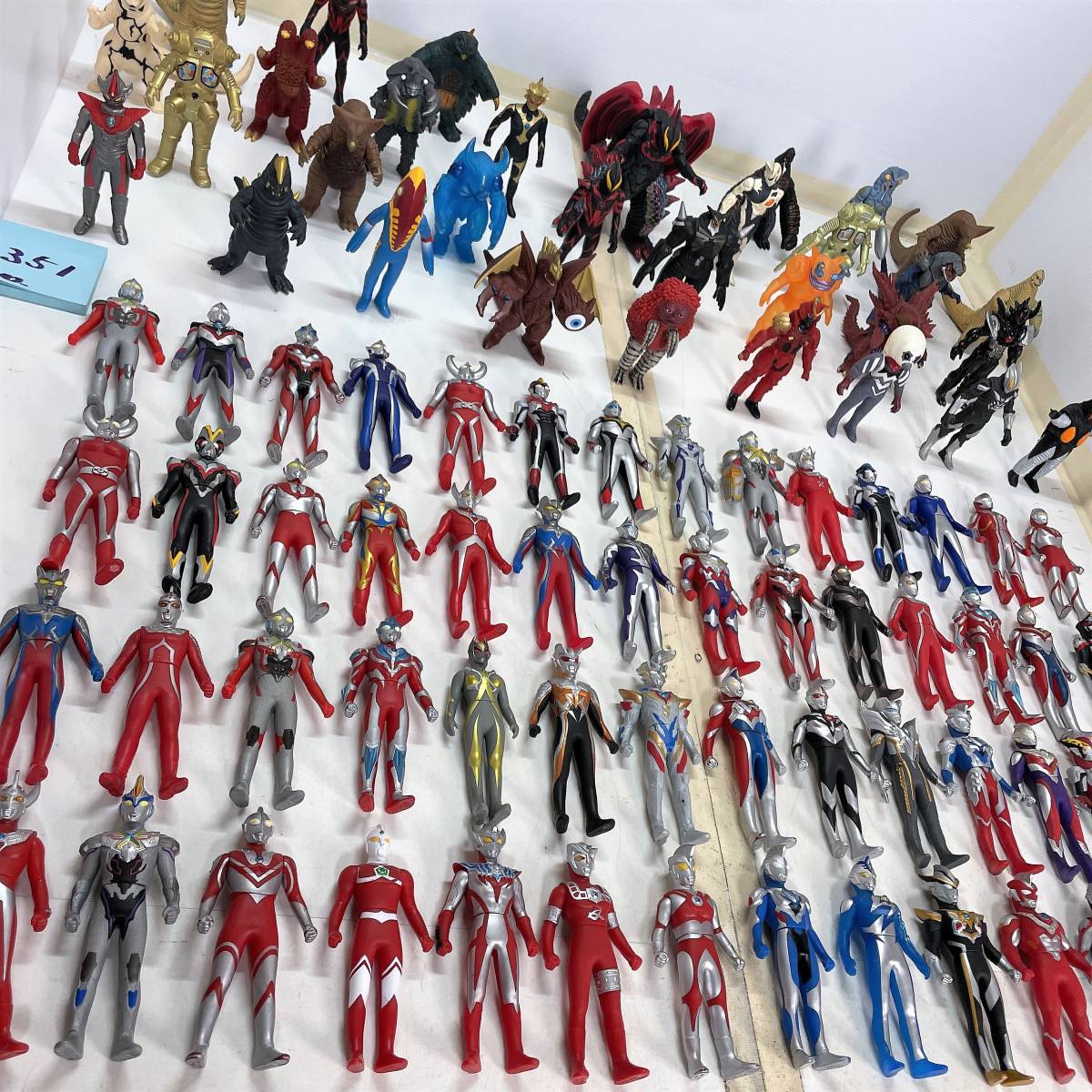 ウルトラヒーローシリーズ500ウルトラマンソフビ88体