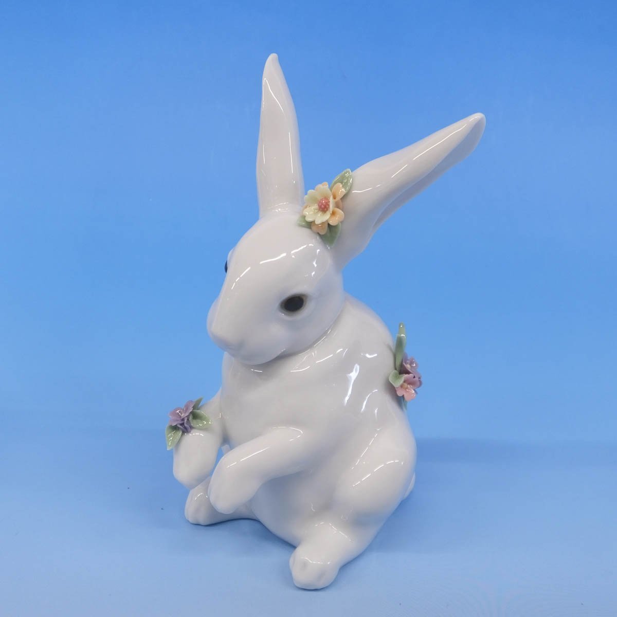 1円～おたからや◆x0029　リヤドロ　ウサギ　3匹まとめ　フィギュリン　陶器人形　ブランド西洋置物【1匹耳に欠けあり】 リヤドロ 花飾りの白うさぎ LLADRO