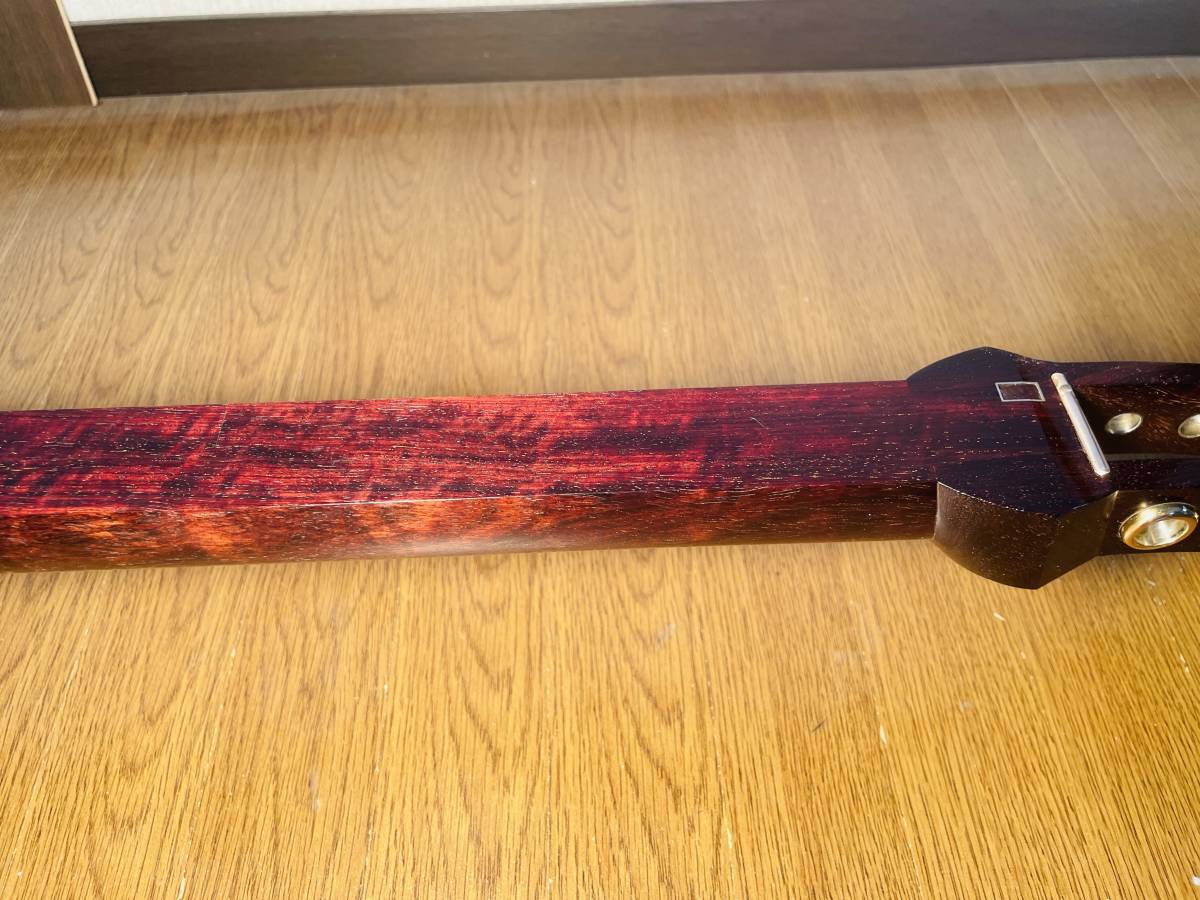 最高級　津軽三味線　金細　子持綾杉胴　両面高音質人工皮張り済み。_7