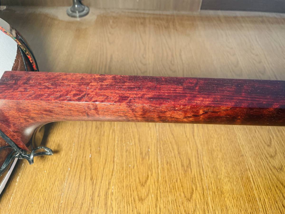 最高級　津軽三味線　金細　子持綾杉胴　両面高音質人工皮張り済み。_9