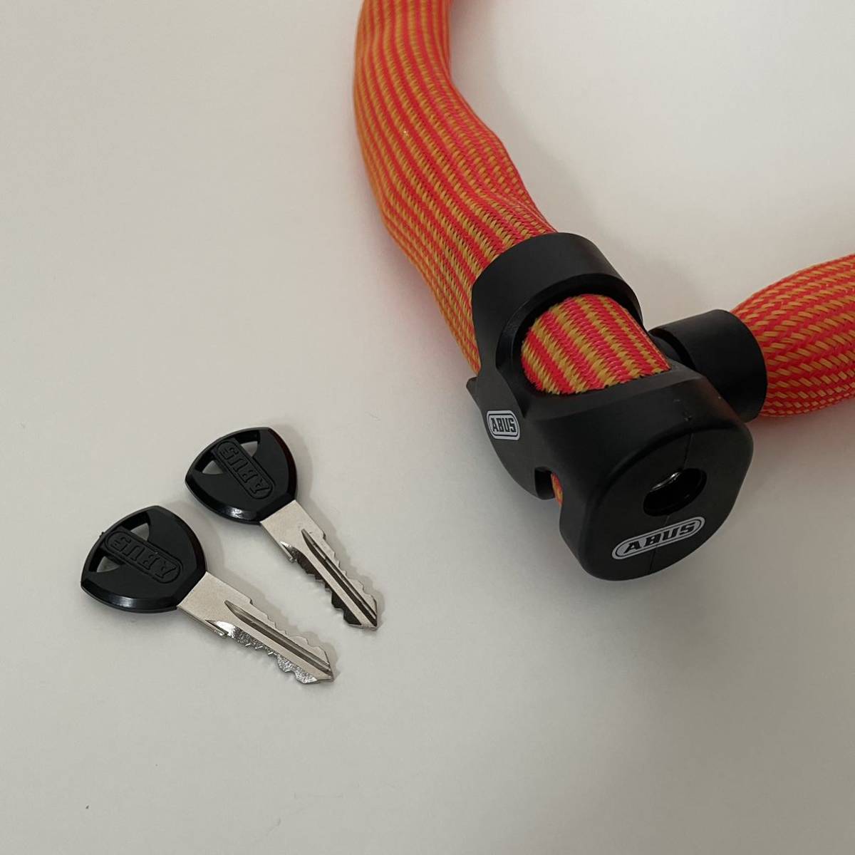 最終出品半額セール!!【美品】ABUS アブス IVERA CHAIN 7210/110 イベラチェーン SPARKLING ORANGE バイクロック 盗難防止