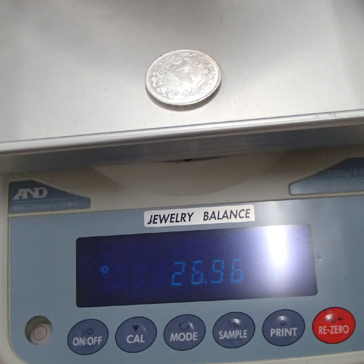 ◎古銭 新一圓銀貨 / 明治三十七年 明治37年 約26.9g/ 1円銀貨 新一円 