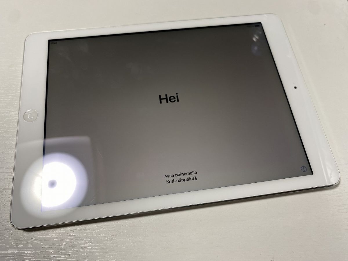 W1-447　Wi-Fi　iPad Air　32GB　Silver　ジャンク