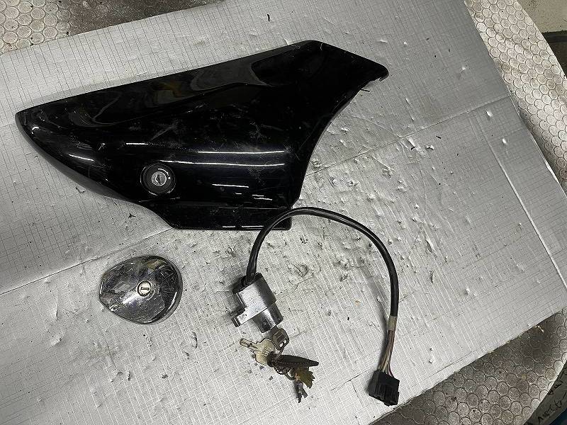 カワサキ　VN250A　エリミネーター250V　イグニッションキー　メインキー　タンクキャップ　サイドカバー　シートロック　カギ付き