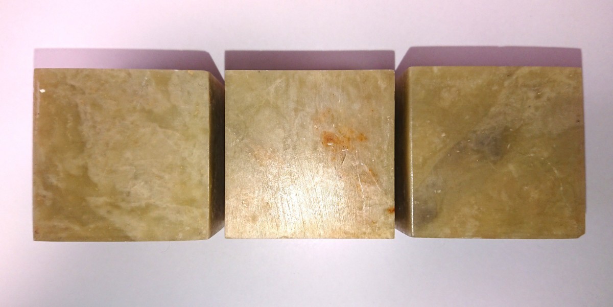 中国 古印材 旧青田石 3顆セット サイズ約50×50×45mm 40 中国 古印材 旧青田石 3顆セット サイズ約50×50×45mm 40