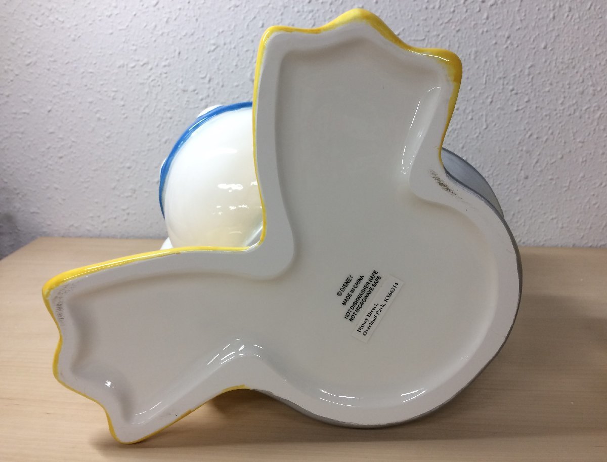 EUR Disney 1885年アンティークドナルドダッグ陶器オブジェ EUR Disney 1885年アンティークドナルドダッグ陶器オブジェ