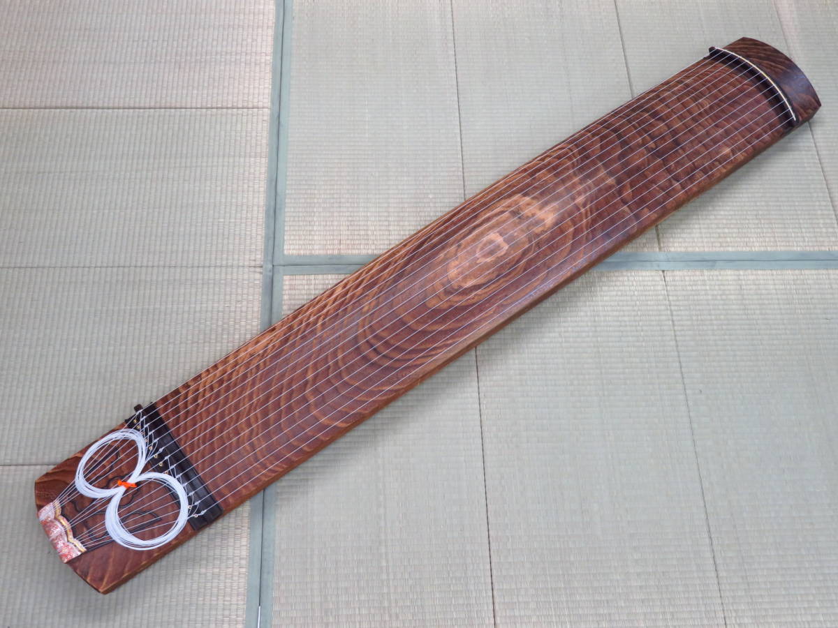 演奏会用 高級琴 13弦 子持ち綾杉彫り 玉緑包み柏葉 くり