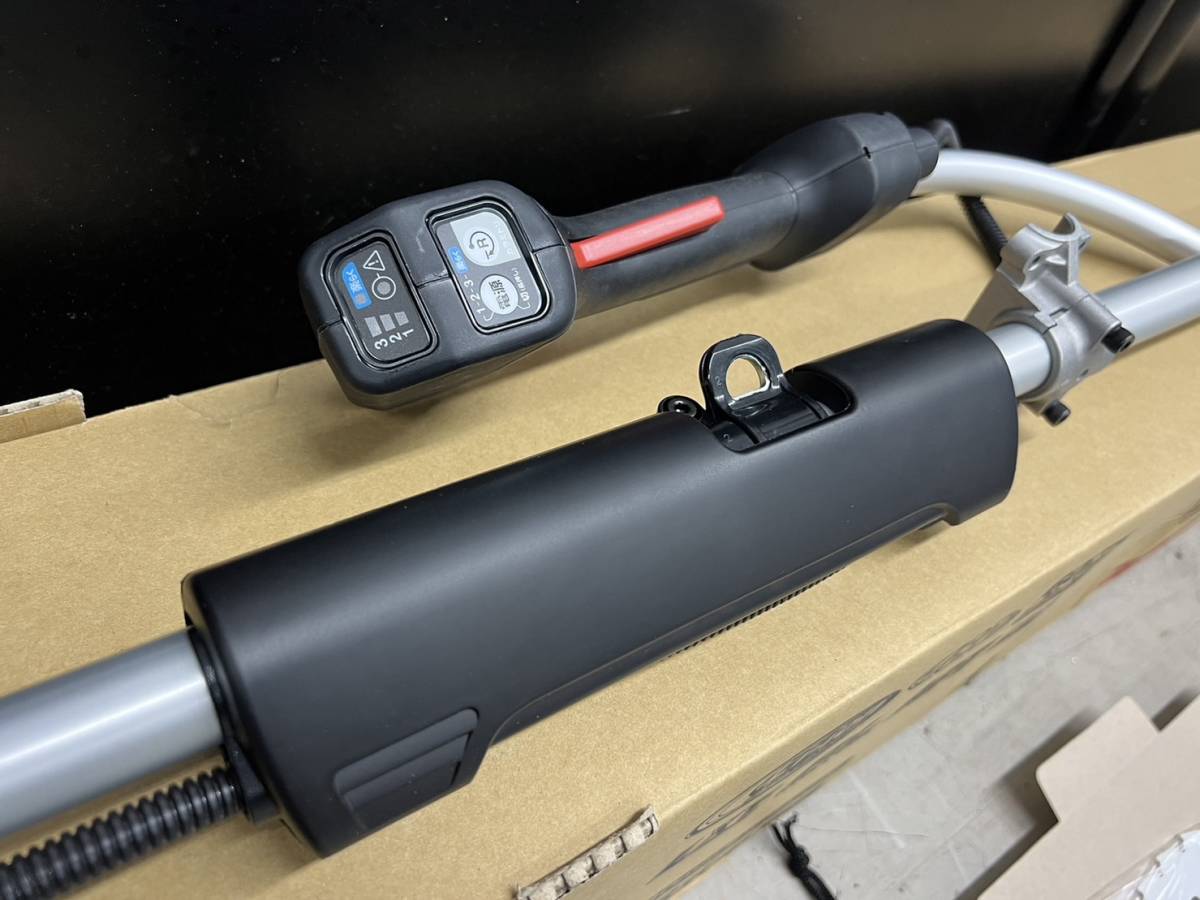 473937【未使用】makita / マキタ MUR190U 18V 充電式草刈機