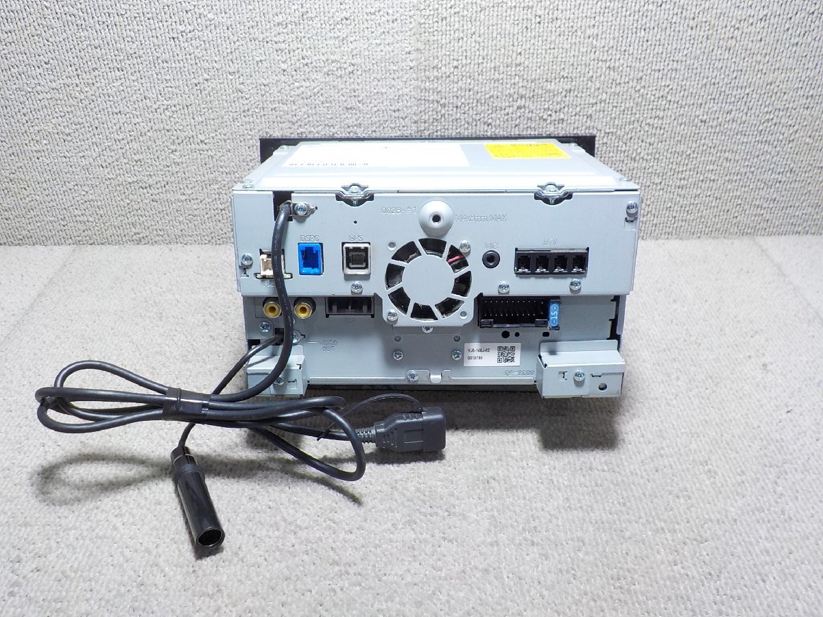 KENWOOD ケンウッド メモリーナビ MDV-D504BTW CD/SD/DVD/USB/iPod