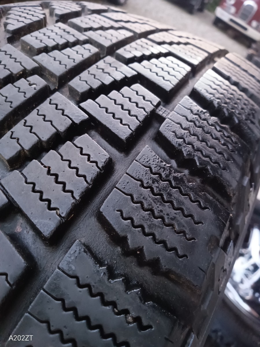 トヨタ 100系 ハイエース 純正OP 215/70R15 6穴 スタッドレスタイヤ 