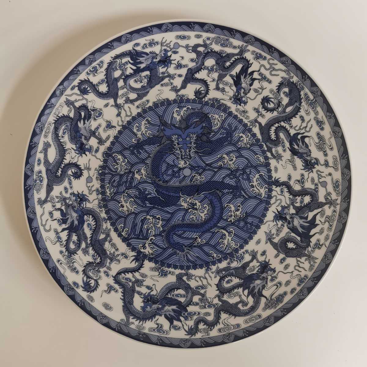 中国古美術 清時代 青花 龍紋 皿 唐物 置物 時代物 中国古美術 清時代 青花 大清乾隆年製款 青花龍紋大皿